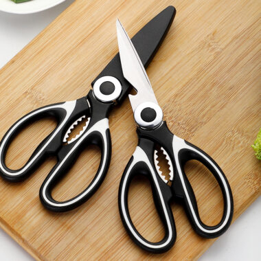 Stainless steel kitchen scissor for cutting meat, bones, and poultry
