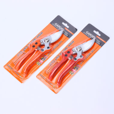 Grafting and pruning shears with non-slip handle for fruit trees