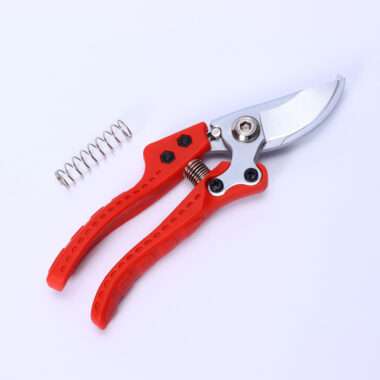 Grafting and pruning shears with non-slip handle for fruit trees